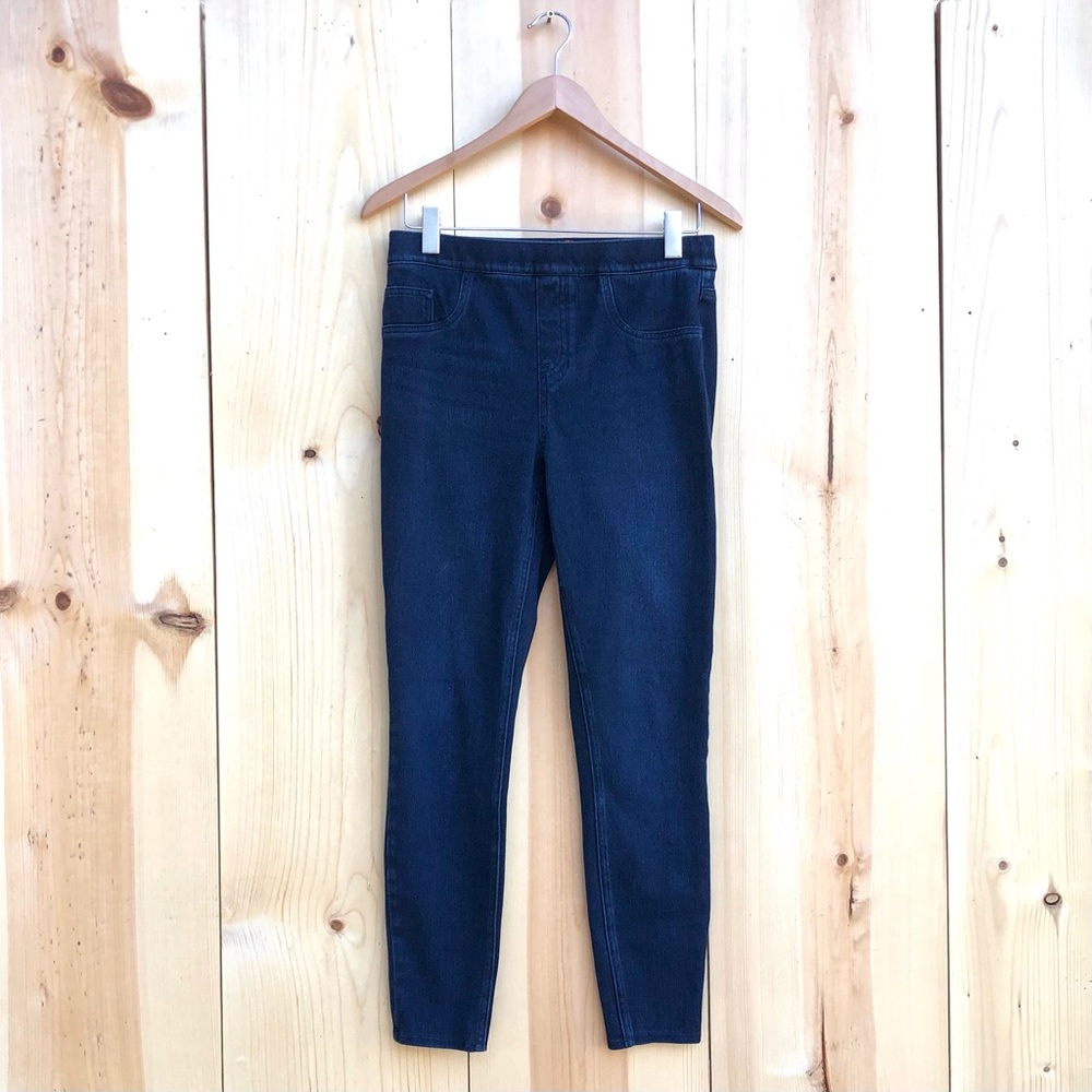 Spanx Dark Wash Jeans Pull On EUC Sz Medium - Picture 2 of 5